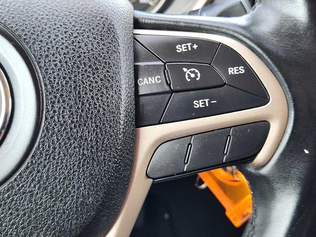 2014 Jeep Cherokee Vehicle Photo in DENTON, TX 76210-9321