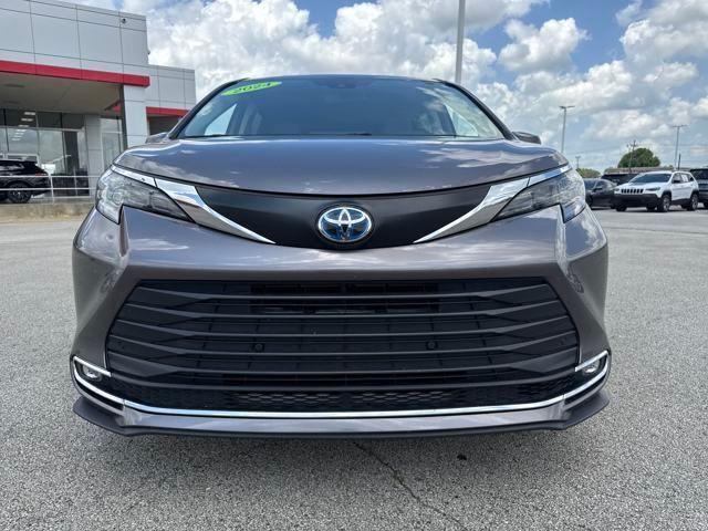 2024 Toyota Sienna Vehicle Photo in Jonesboro, AR 72404