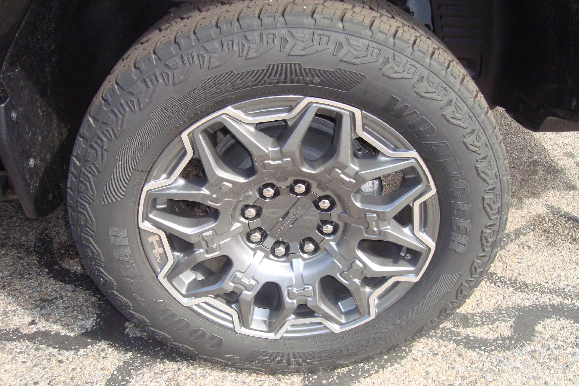 2025 GMC HUMMER EV Pickup Vehicle Photo in PORTSMOUTH, NH 03801-4196