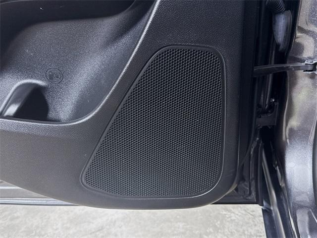 2021 Jeep Cherokee Vehicle Photo in Everett, WA 98204