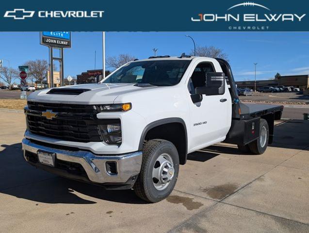 2025 Chevrolet Silverado 3500 HD CC Vehicle Photo in ENGLEWOOD, CO 80113-6708