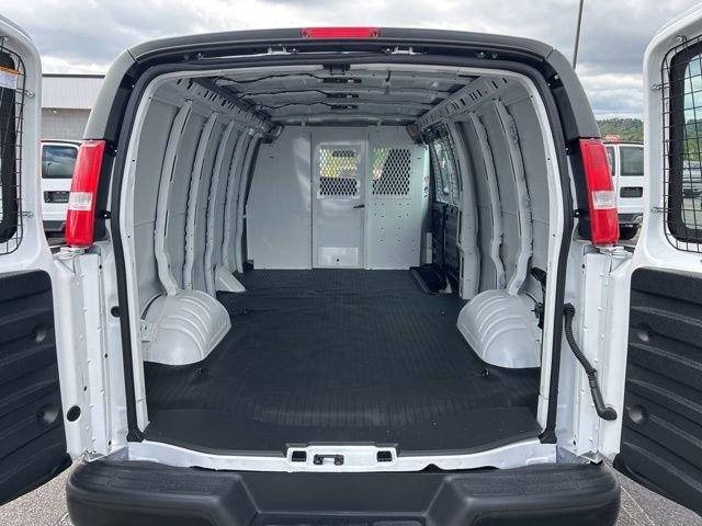 2025 Chevrolet Express Cargo 2500 Vehicle Photo in SAINT CLAIRSVILLE, OH 43950-8512