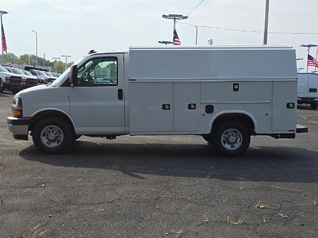 2025 Chevrolet Express Commercial Cutaway Vehicle Photo in INDEPENDENCE, MO 64055-1314
