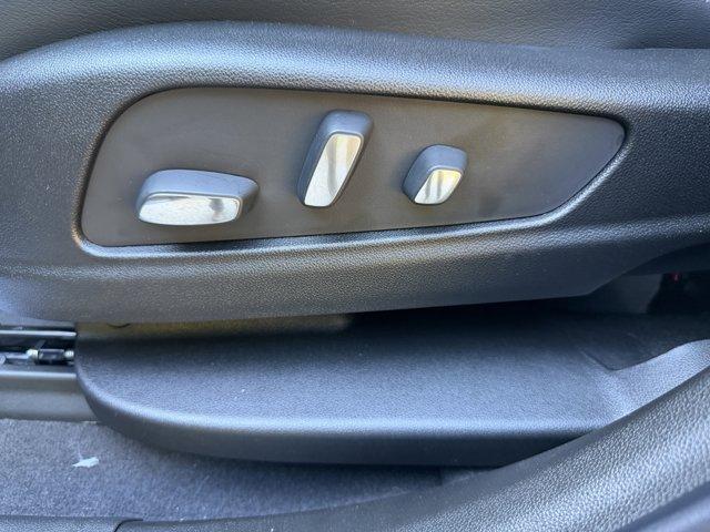 2025 Cadillac XT6 Vehicle Photo in LEOMINSTER, MA 01453-2952