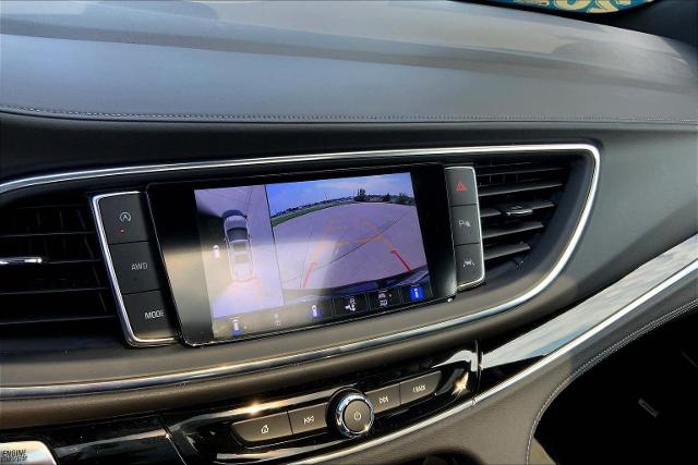 2024 Buick Enclave Vehicle Photo in TOPEKA, KS 66609-0000