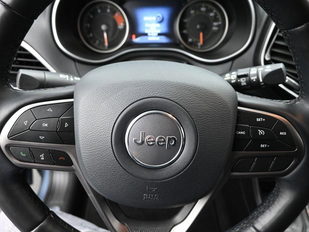 2020 Jeep Cherokee Vehicle Photo in Cedar Rapids, IA 52402