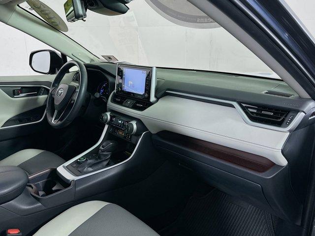 2019 Toyota RAV4 Vehicle Photo in Flemington, NJ 08822