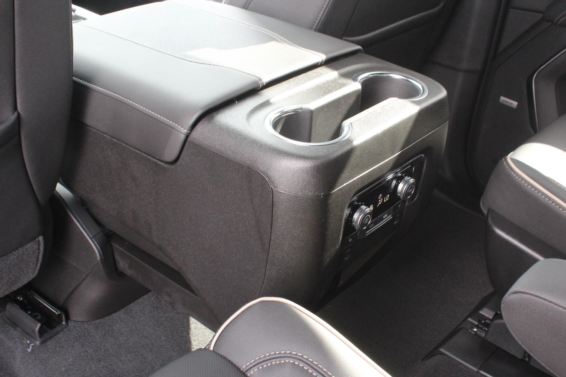 2025 GMC Yukon Vehicle Photo in AURORA, CO 80012-4011