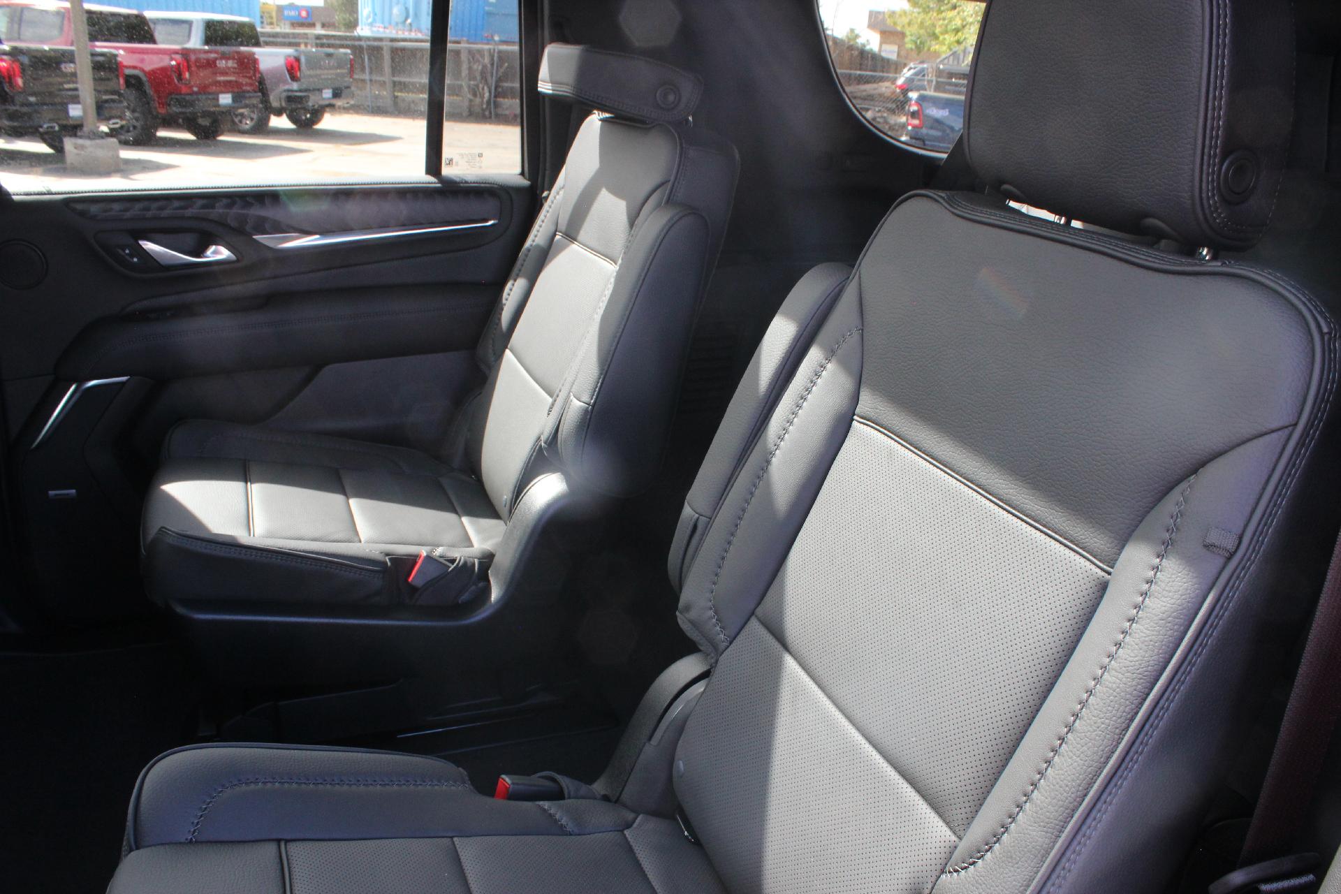 2024 GMC Yukon XL Vehicle Photo in AURORA, CO 80012-4011