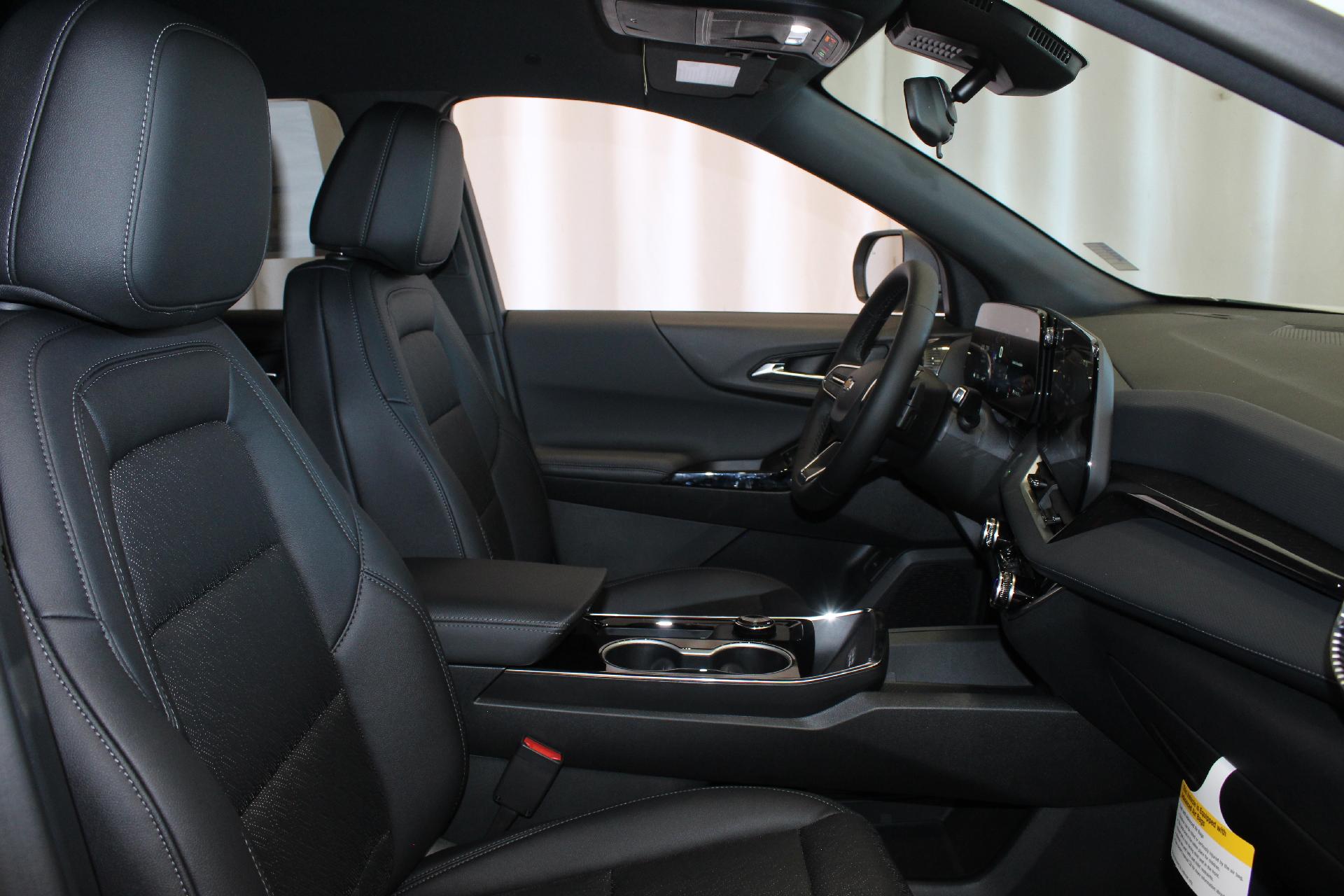 2026 Chevrolet Equinox Vehicle Photo in NORTHAMPTON, MA 01060-1120