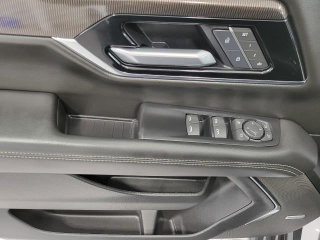 2025 GMC Yukon Vehicle Photo in NEENAH, WI 54956-2243