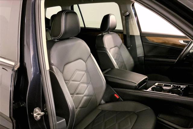 2024 Volkswagen Atlas Vehicle Photo in INDEPENDENCE, MO 64055-1314