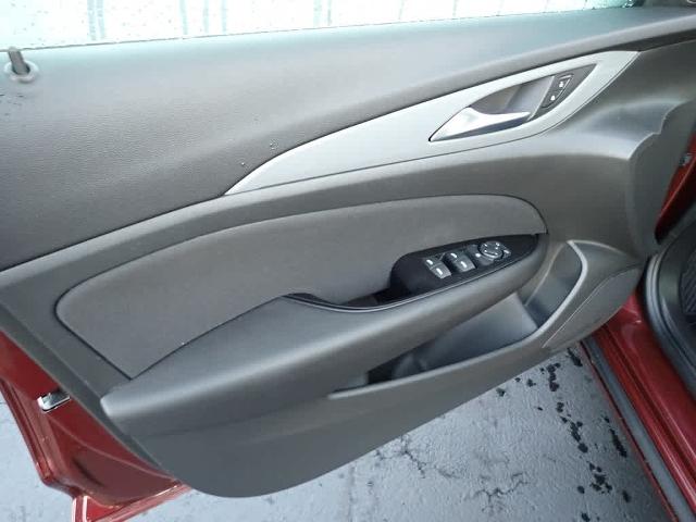 2018 Buick Regal Sportback Vehicle Photo in ZELIENOPLE, PA 16063-2910
