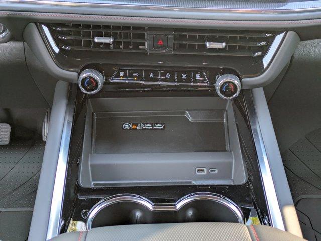 2025 Chevrolet Suburban Vehicle Photo in BRUNSWICK, GA 31525-1881