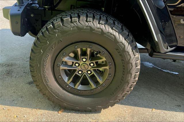 2024 Jeep Wrangler Vehicle Photo in KANSAS CITY, MO 64114-4545