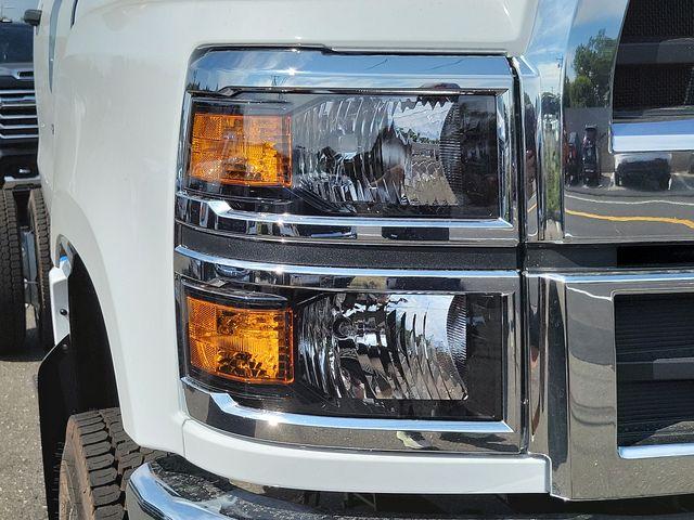 2024 Chevrolet Silverado 5500 HD Vehicle Photo in DANBURY, CT 06810-5034