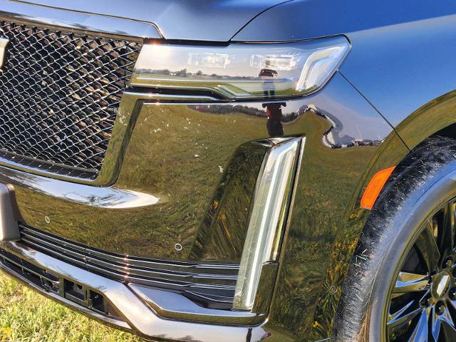 2021 Cadillac Escalade Vehicle Photo in DENTON, TX 76210-9321