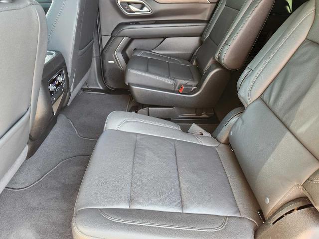 2024 Chevrolet Suburban Vehicle Photo in DENTON, TX 76210-9321