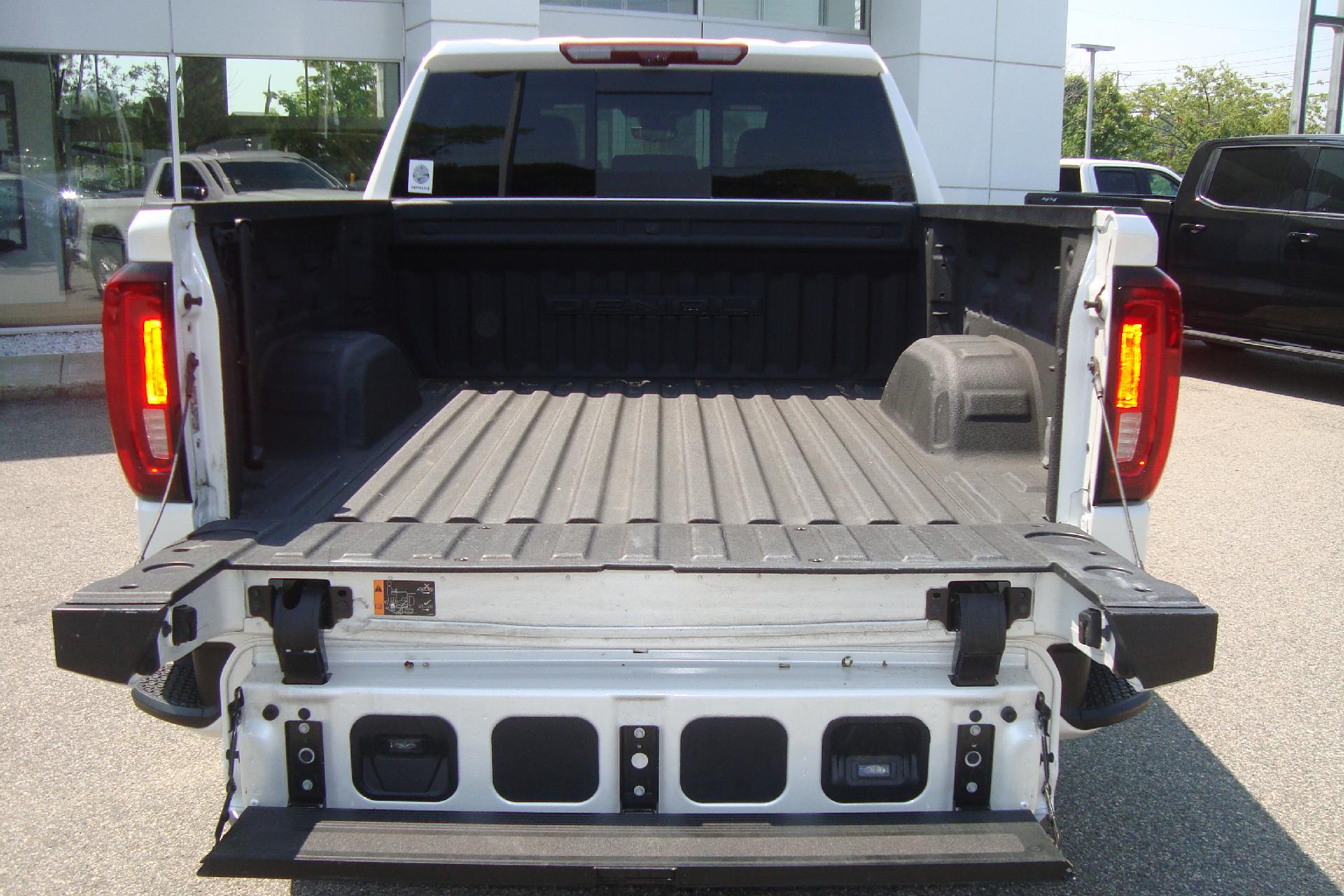 2024 GMC Sierra 1500 Vehicle Photo in PORTSMOUTH, NH 03801-4196