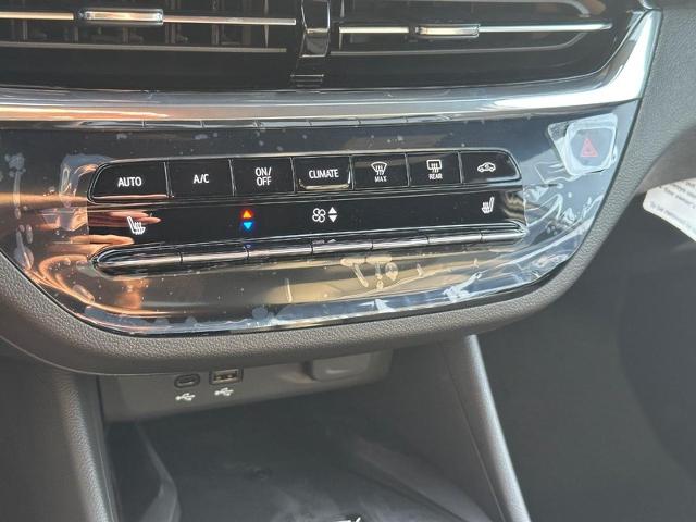 2026 Buick Envista Vehicle Photo in COLUMBIA, MO 65203-3903