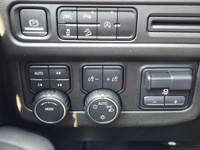 2023 Chevrolet Suburban Vehicle Photo in DENTON, TX 76210-9321