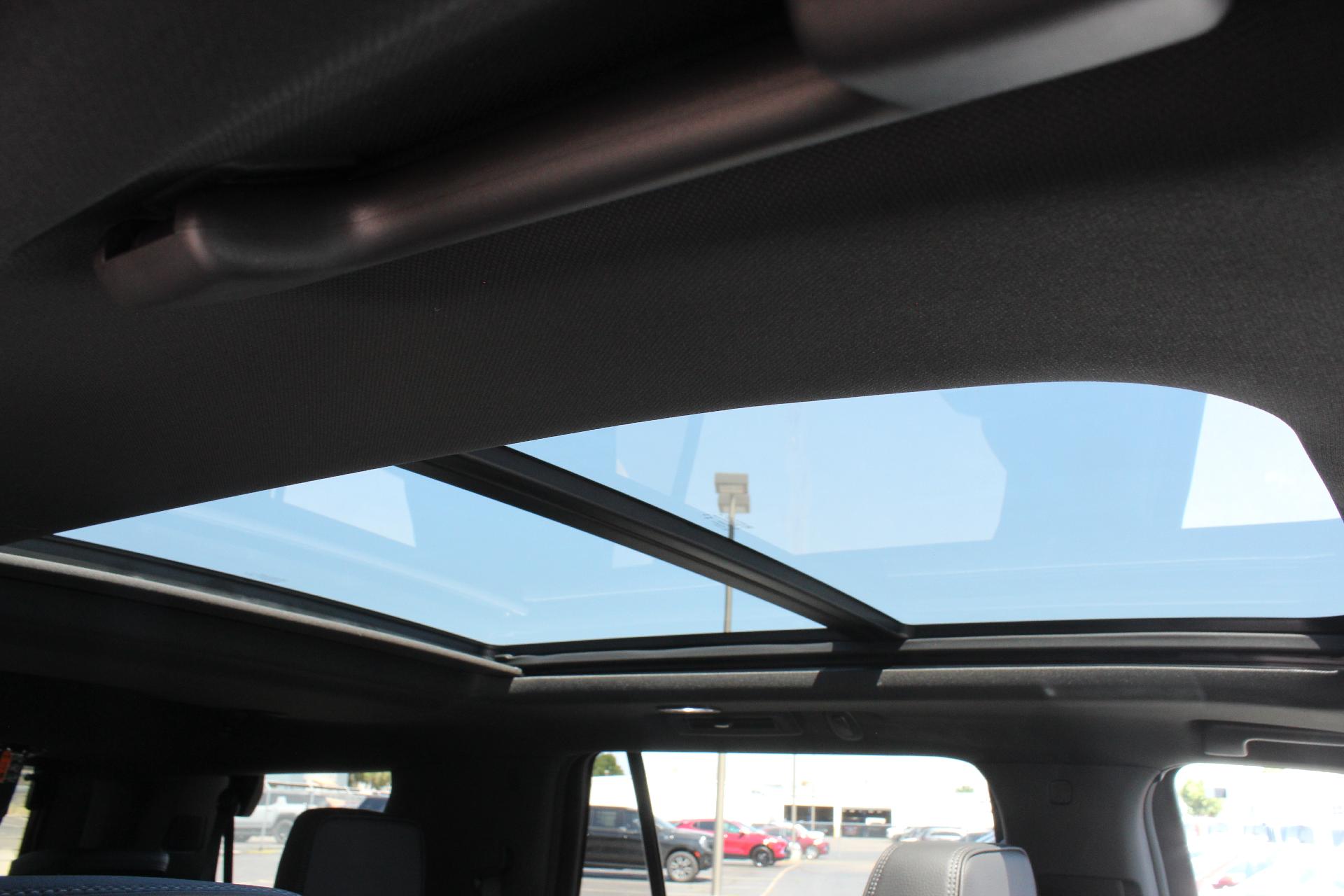 2025 GMC Yukon Vehicle Photo in AURORA, CO 80012-4011