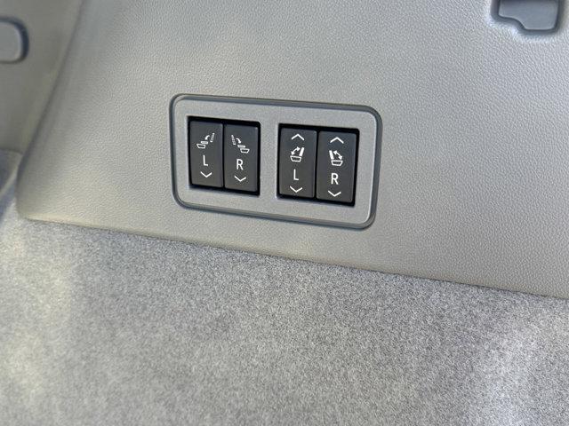 2025 Cadillac XT6 Vehicle Photo in LEOMINSTER, MA 01453-2952