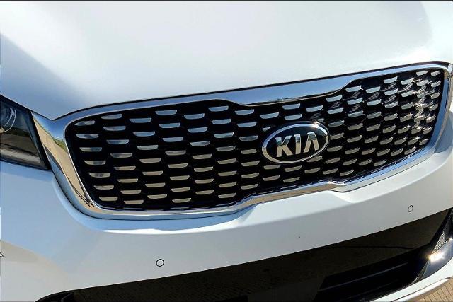 2019 Kia Sorento Vehicle Photo in TOPEKA, KS 66609-0000