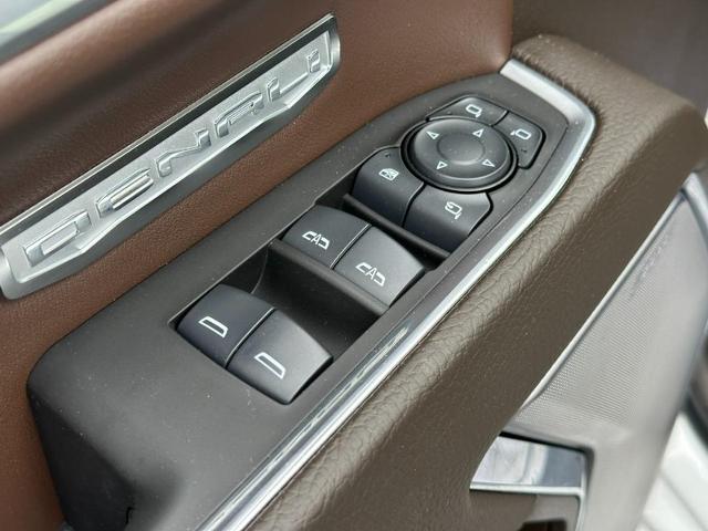 2025 GMC Sierra 1500 Vehicle Photo in COLUMBIA, MO 65203-3903