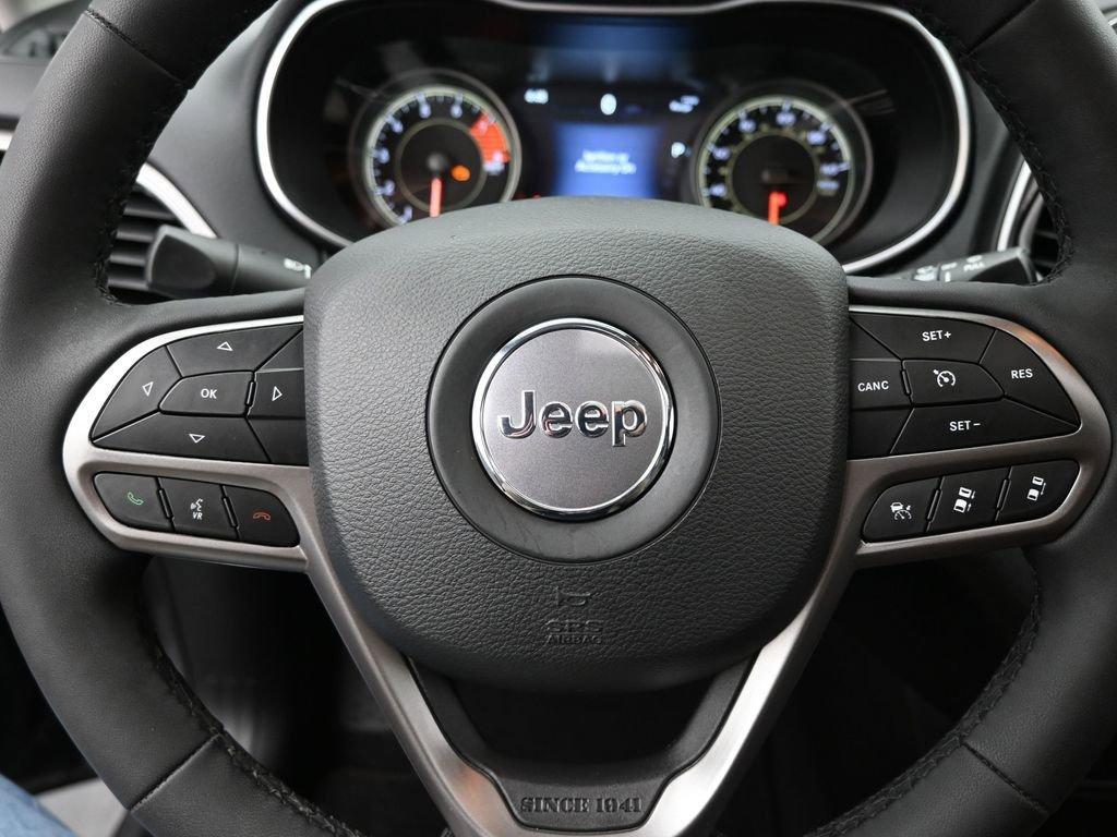 2021 Jeep Cherokee Vehicle Photo in Cedar Rapids, IA 52402