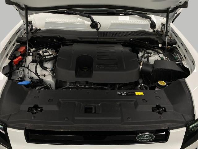 2024 Defender Vehicle Photo in Appleton, WI 54913