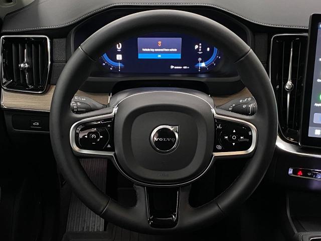 2025 Volvo XC90 Vehicle Photo in Appleton, WI 54913