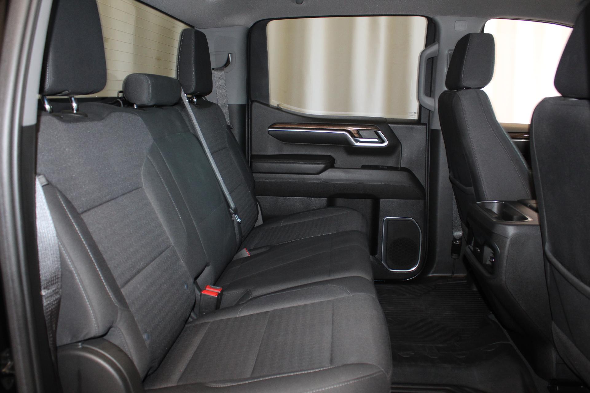 2023 Chevrolet Silverado 1500 Vehicle Photo in NORTHAMPTON, MA 01060-1120