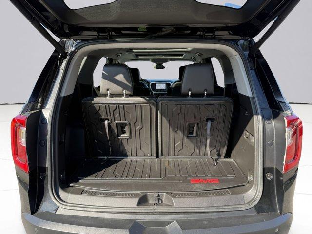 2023 GMC Acadia Vehicle Photo in LEOMINSTER, MA 01453-2952