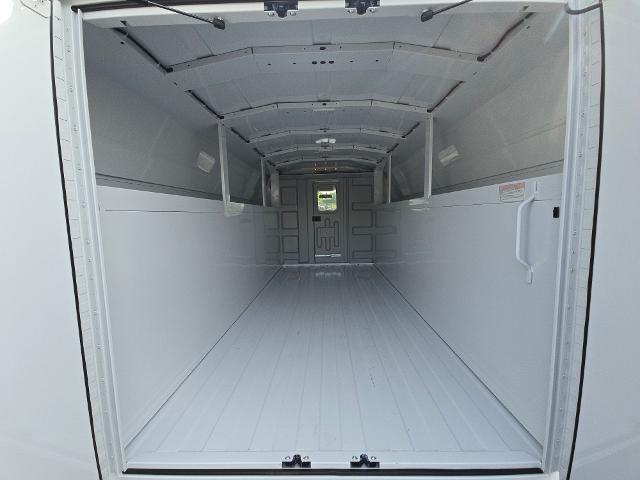 2025 Chevrolet Express Commercial Cutaway Vehicle Photo in INDEPENDENCE, MO 64055-1314