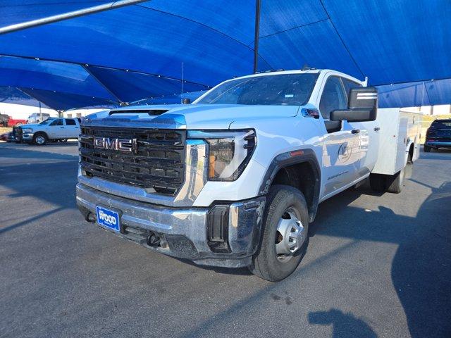2024 GMC Sierra 3500 HD CC Vehicle Photo in Decatur, TX 76234