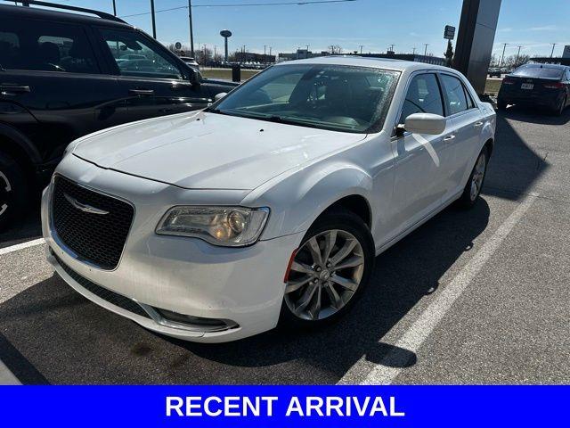 2016 Chrysler 300 Vehicle Photo in Merrillville, IN 46410