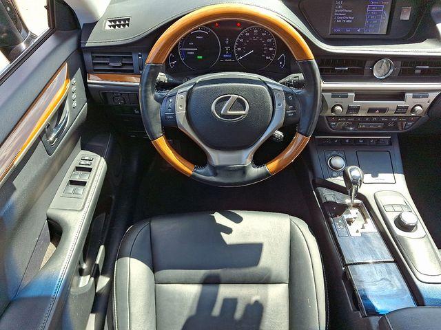 2013 Lexus ES 300h Vehicle Photo in DANBURY, CT 06810-5034