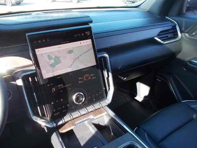 2024 GMC Acadia Vehicle Photo in LOWELL, MA 01852-4336