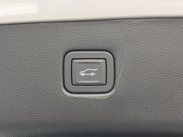 2025 Chevrolet Blazer Vehicle Photo in BRUNSWICK, GA 31525-1881