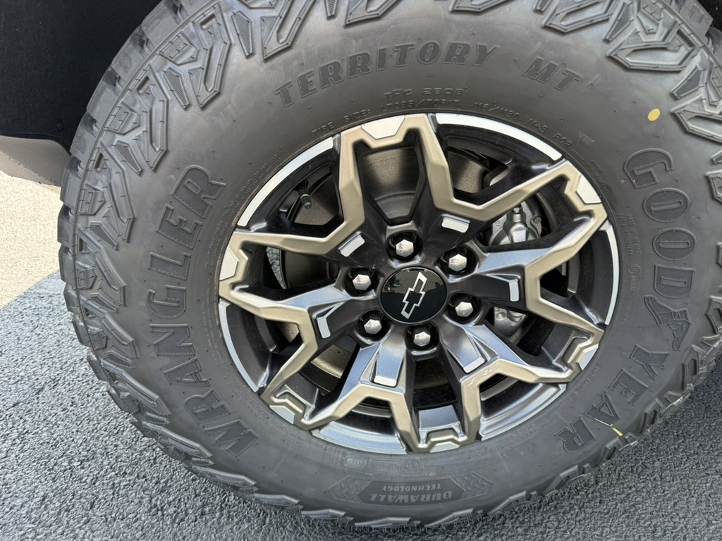 2026 Chevrolet Colorado ZR2 - 8