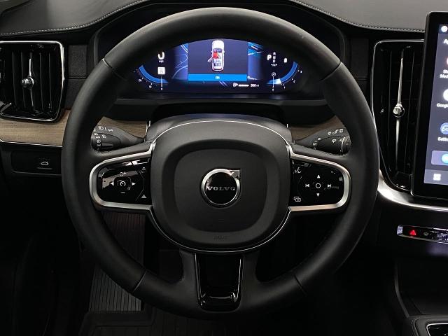 2025 Volvo XC90 Vehicle Photo in Appleton, WI 54913
