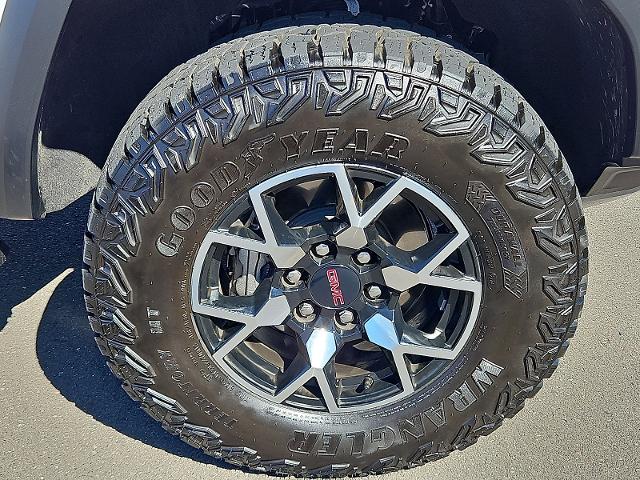 2024 GMC Canyon Vehicle Photo in TREVOSE, PA 19053-4984