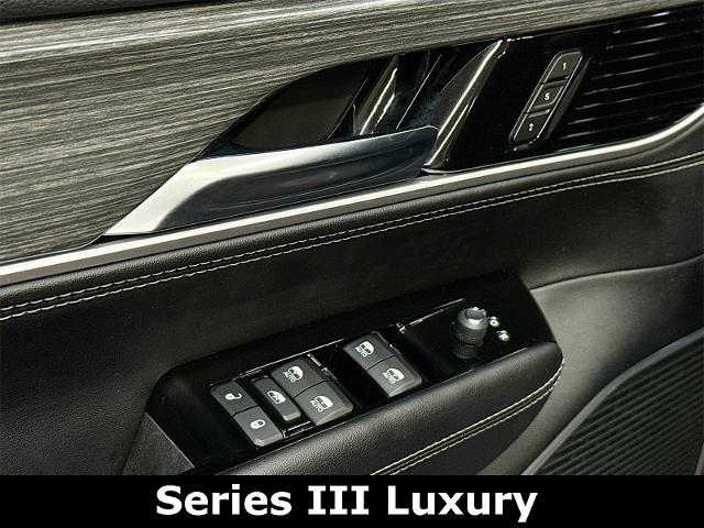 2022 Jeep Wagoneer Vehicle Photo in EVERETT, WA 98203-5662