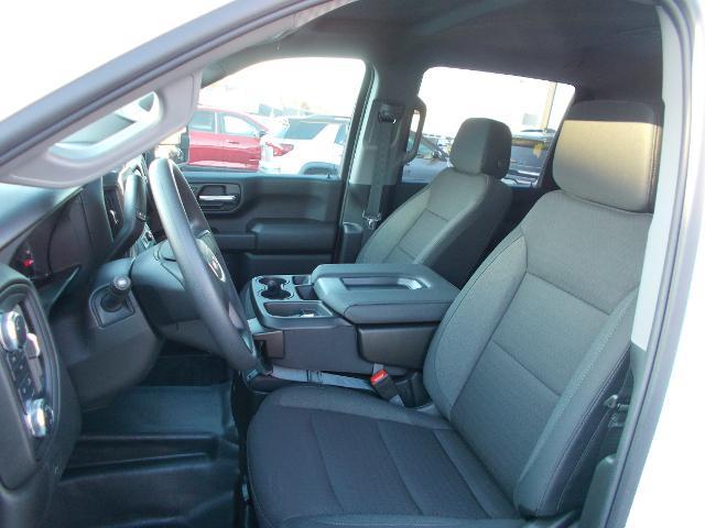 2025 GMC Sierra 2500 HD Vehicle Photo in LOWELL, MA 01852-4336