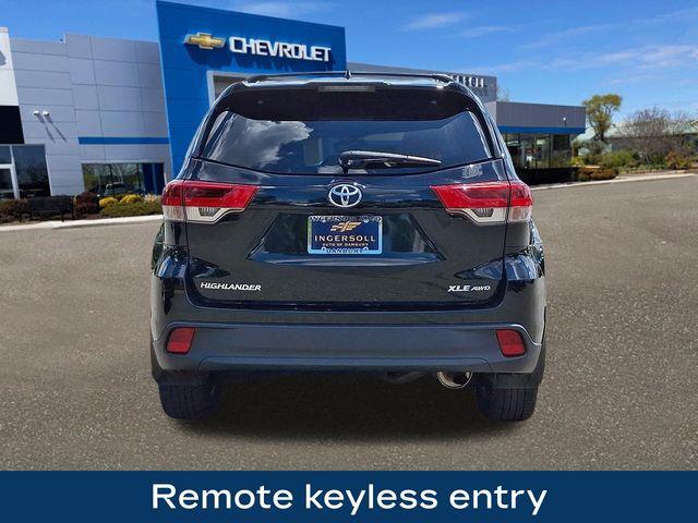 2019 Toyota Highlander Vehicle Photo in DANBURY, CT 06810-5034