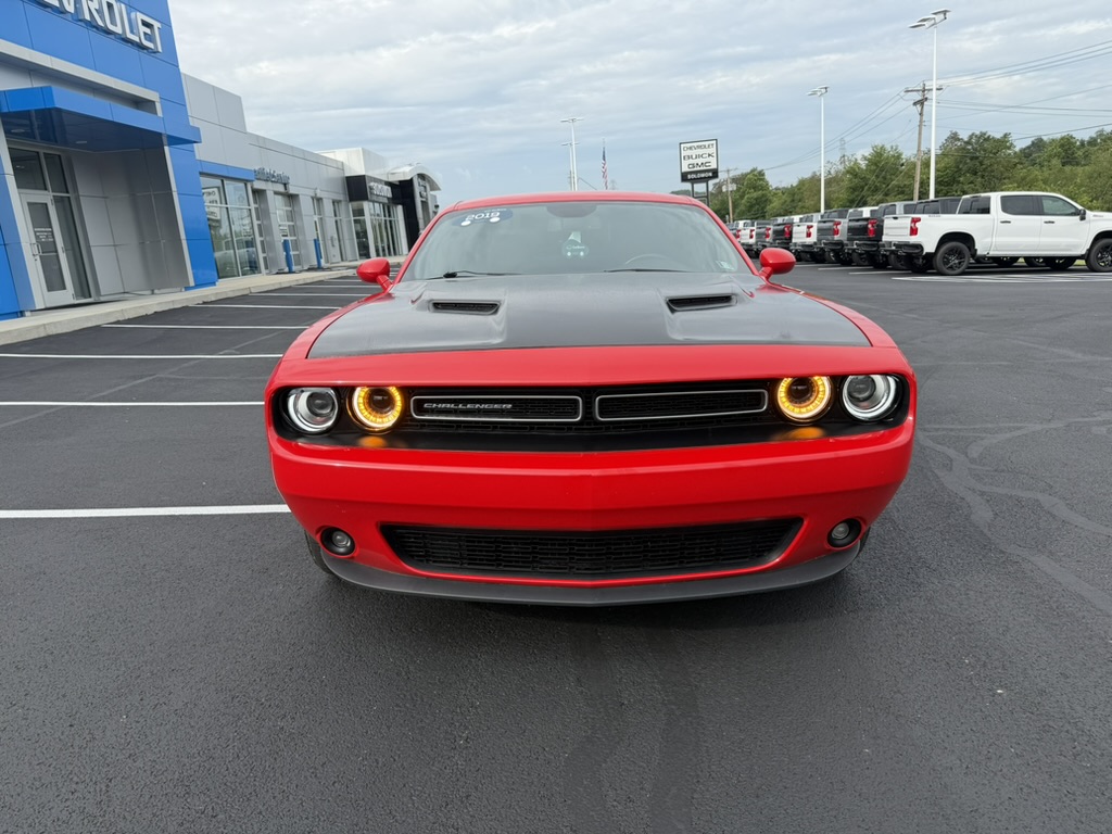 2019 Dodge Challenger SXT AWD - 8