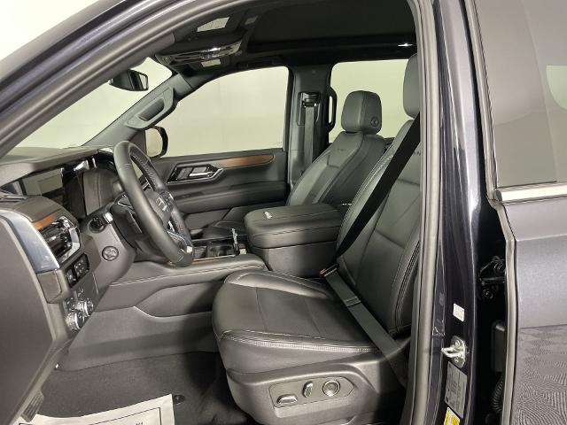 2025 GMC Yukon XL Vehicle Photo in GILBERT, AZ 85297-0402