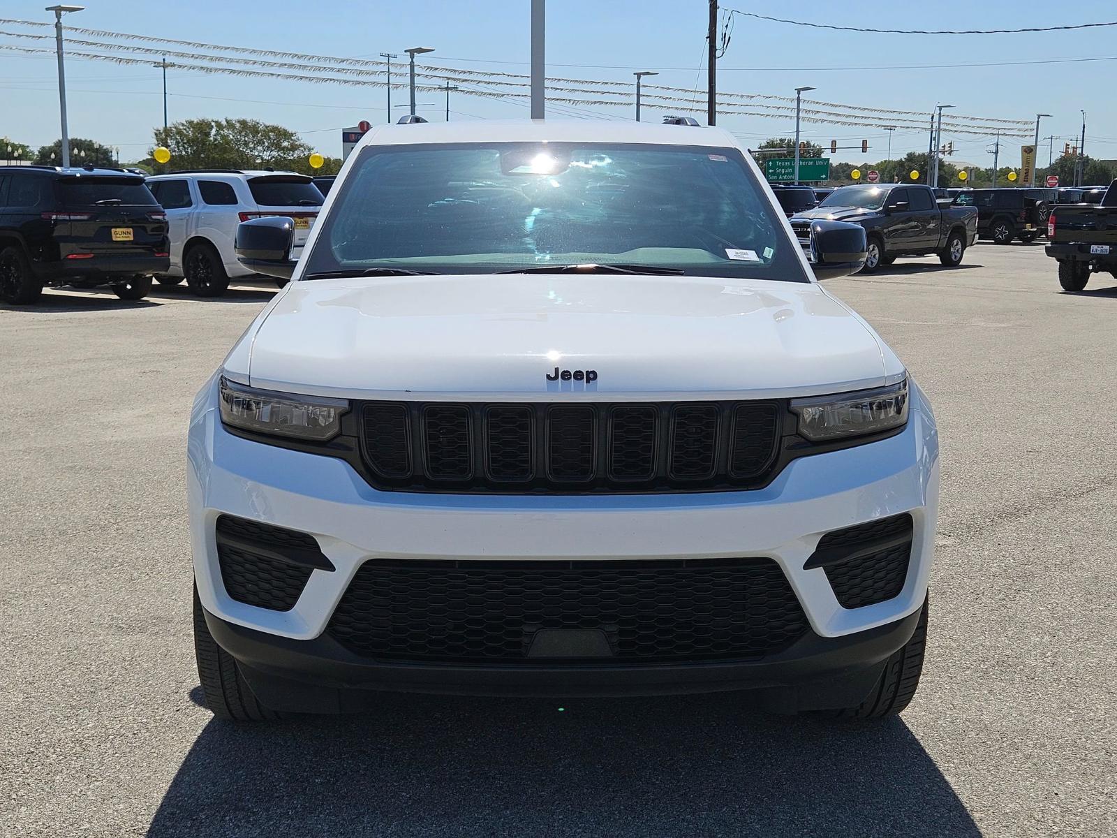 2023 Jeep Grand Cherokee Vehicle Photo in Seguin, TX 78155