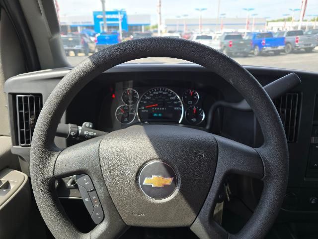 2025 Chevrolet Express Commercial Cutaway Vehicle Photo in INDEPENDENCE, MO 64055-1314